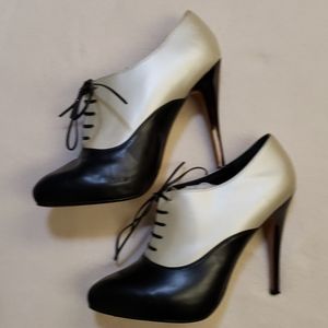 bebe sz 8 ankle bootie genuine leather